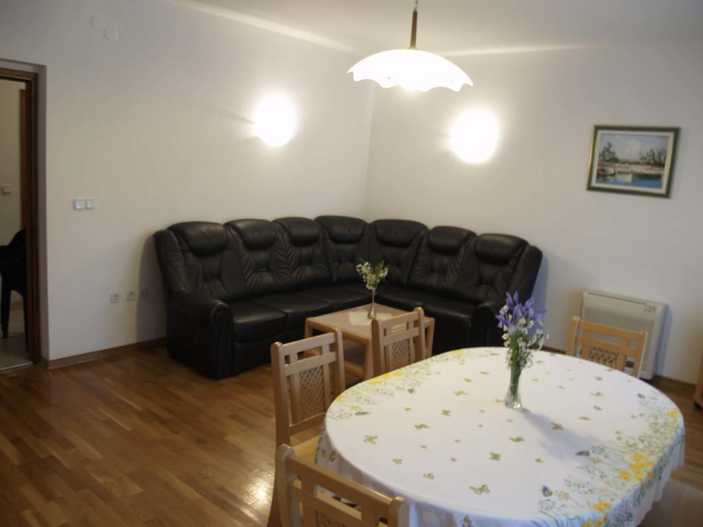 Apartments Mrva Углян Екстериор снимка