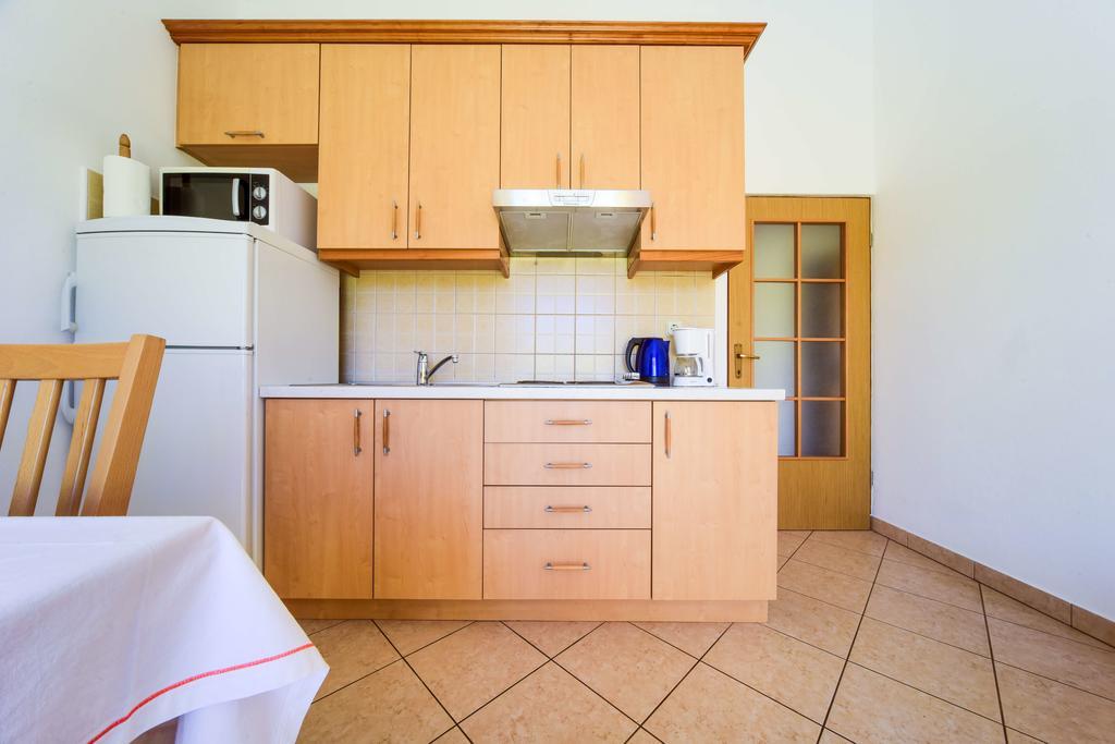 Apartments Mrva Углян Екстериор снимка
