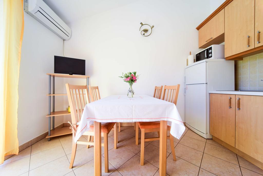 Apartments Mrva Углян Екстериор снимка