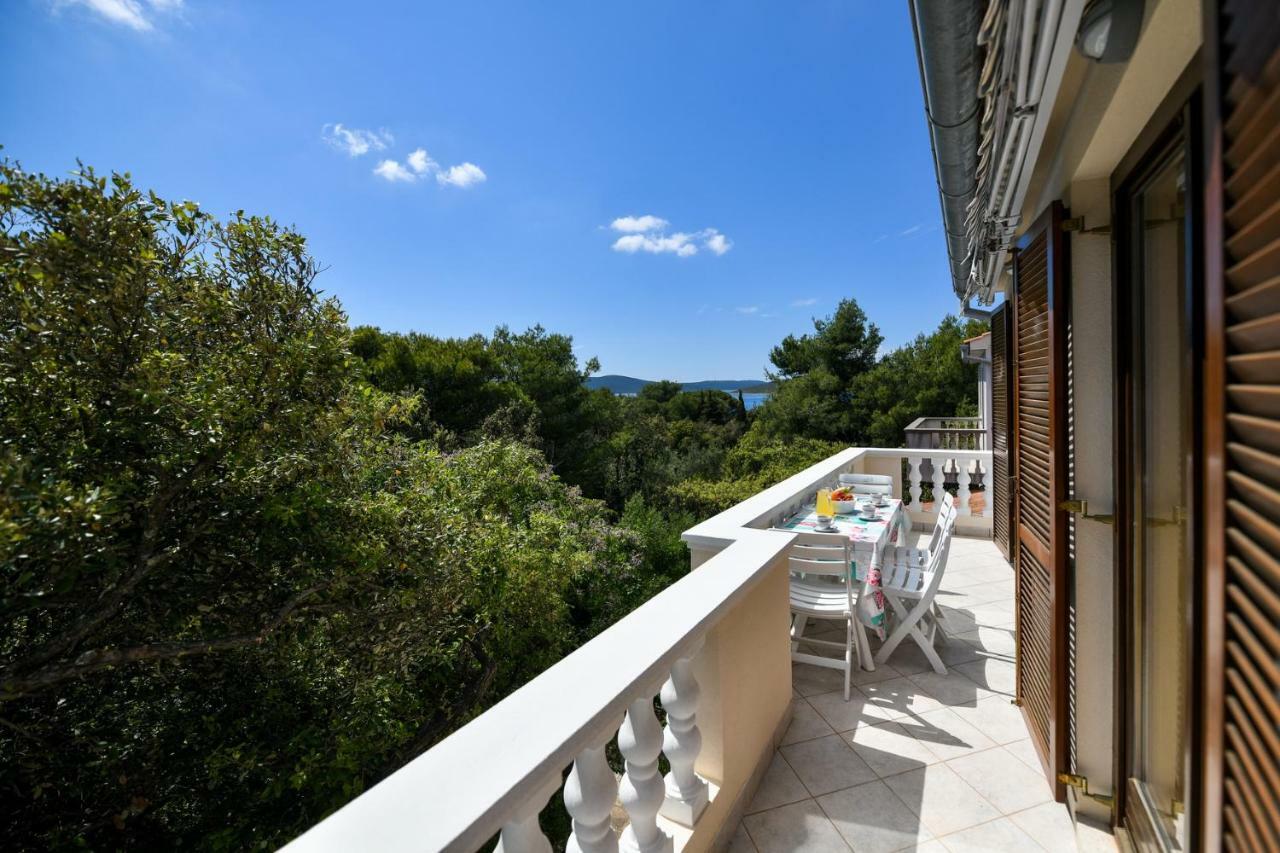 Apartments Mrva Углян Екстериор снимка