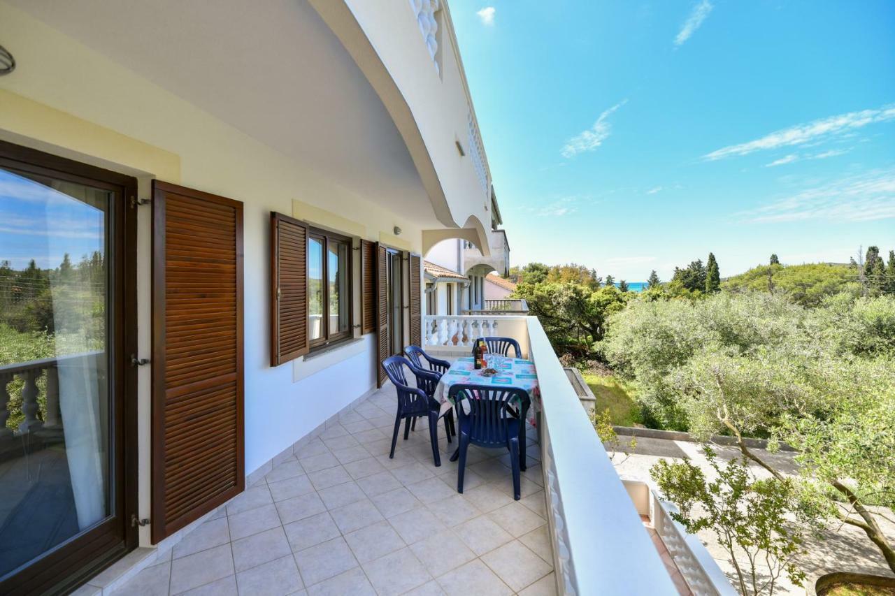 Apartments Mrva Углян Екстериор снимка