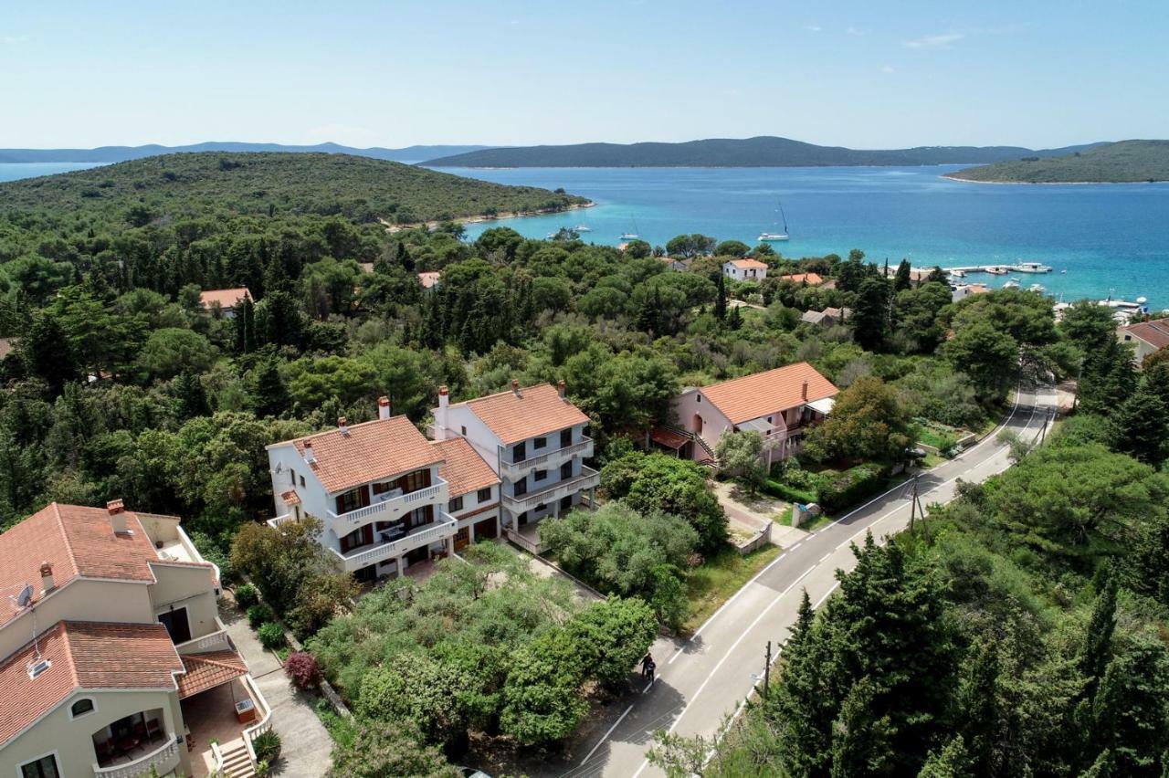 Apartments Mrva Углян Екстериор снимка