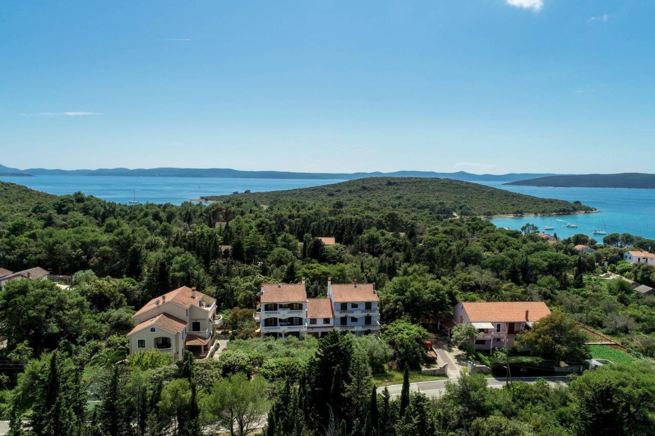 Apartments Mrva Углян Екстериор снимка