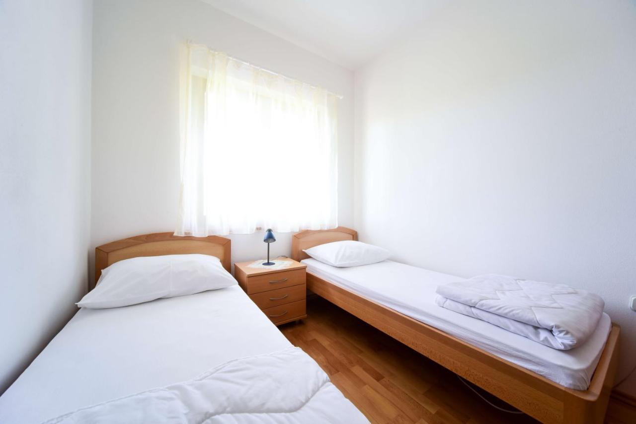 Apartments Mrva Углян Екстериор снимка